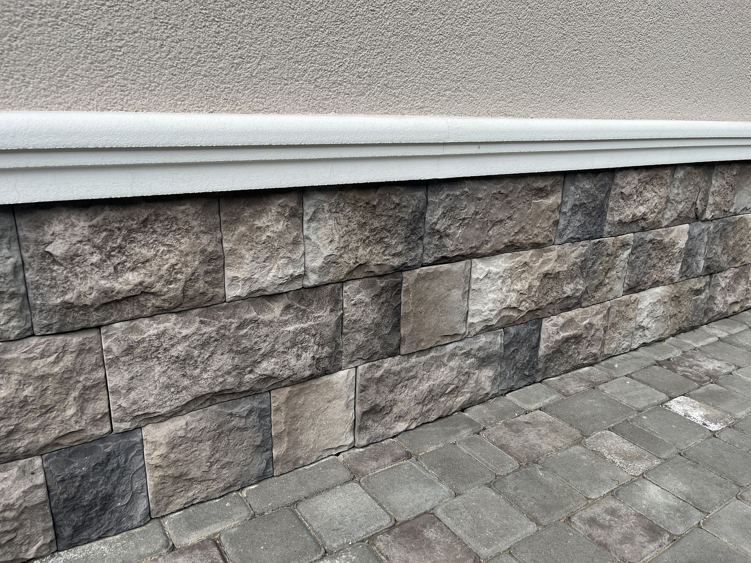 Монтаж искусственного камня